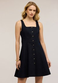 Джинсовое платье