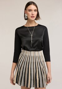 Майка с рукавом три четверти