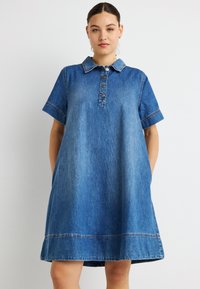 Джинсовое платье