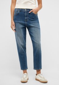 Джинсы Джинсы