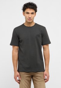 Футболка Футболка