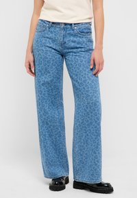 Джинсы Джинсы