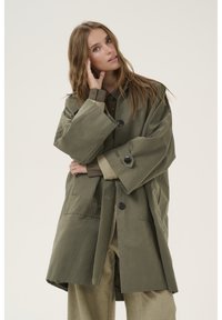 Шерстяное пальто