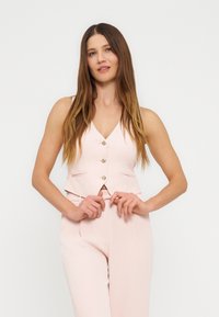 Короткая куртка