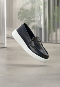 Полуботинки