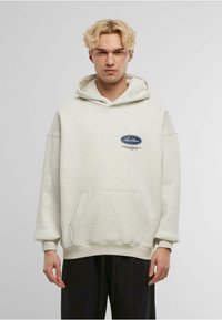 Пуловер с капюшоном Пуловер с капюшоном