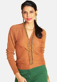 Пуловер Пуловер