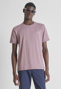 Футболка Футболка