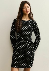 Короткое платье