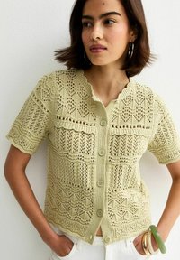 Вязаная кофта