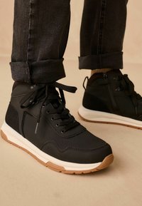 Высокие кеды Высокие кеды