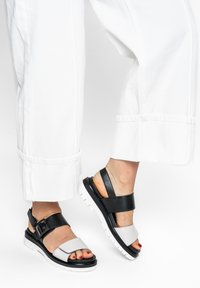 Босоножки на платформе