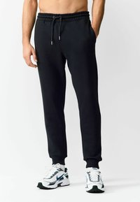 Спортивные штаны