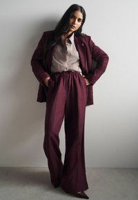 Длинный блейзер