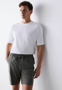 Шорты Шорты