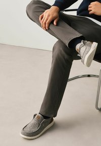 Ботинки на шнуровке