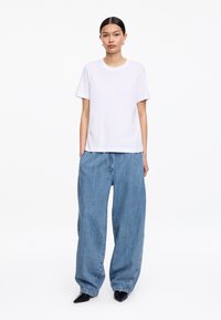 Джинсы Джинсы