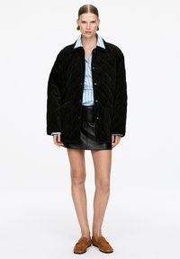 Короткое пальто