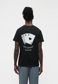 Футболка Футболка