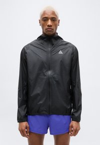 Куртка-дождевик