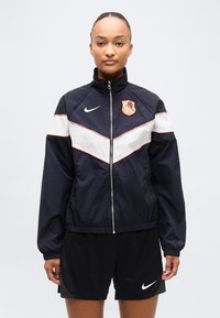 Спортивная куртка Спортивная куртка