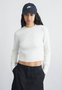 Пуловер Пуловер