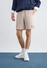 Шорты Шорты