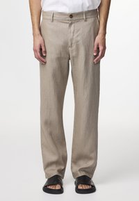 Льняные брюки Льняные брюки