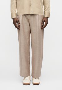 Льняные брюки Льняные брюки