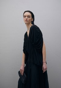 Длинный топ