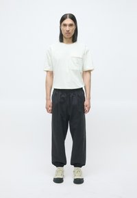 Спортивные штаны