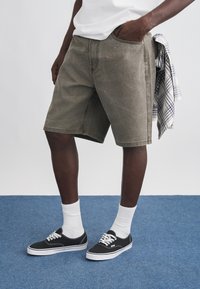 Шорты Шорты