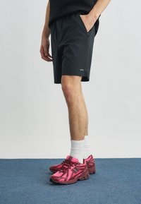 Шорты Шорты