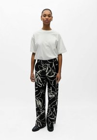 Широкие брюки