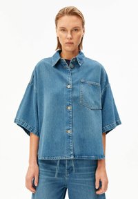 Джинсовая блузка