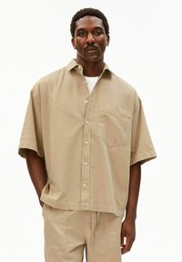 Рубашка с коротким рукавом