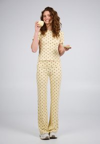 Прямые брюки