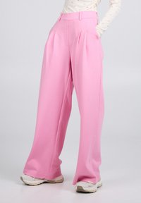 Широкие брюки