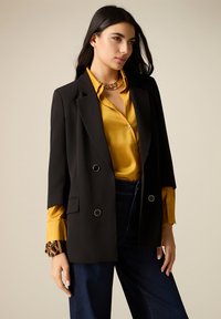 Короткое пальто Короткое пальто