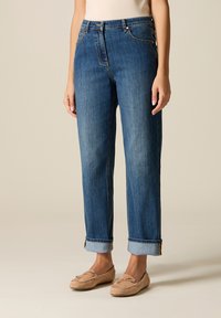 Прямые джинсы Прямые джинсы