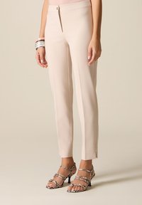 Узкие брюки