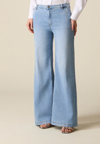 Джинсы Джинсы