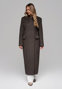 Шерстяное пальто Шерстяное пальто