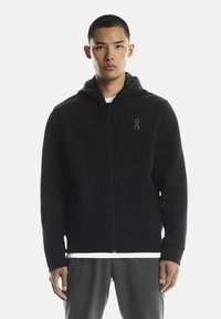 Спортивная кофта