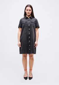 Джинсовое платье