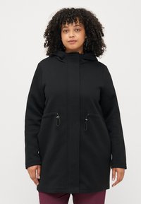 Короткое пальто