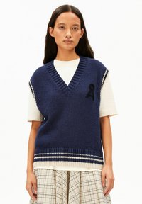 Пуловер без рукавов