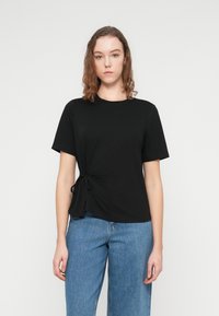 Футболка Футболка