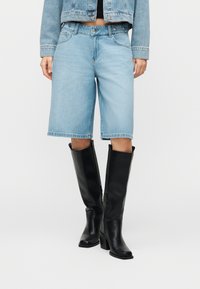 Шорты Шорты