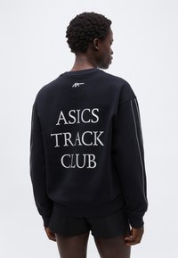 Спортивная кофта